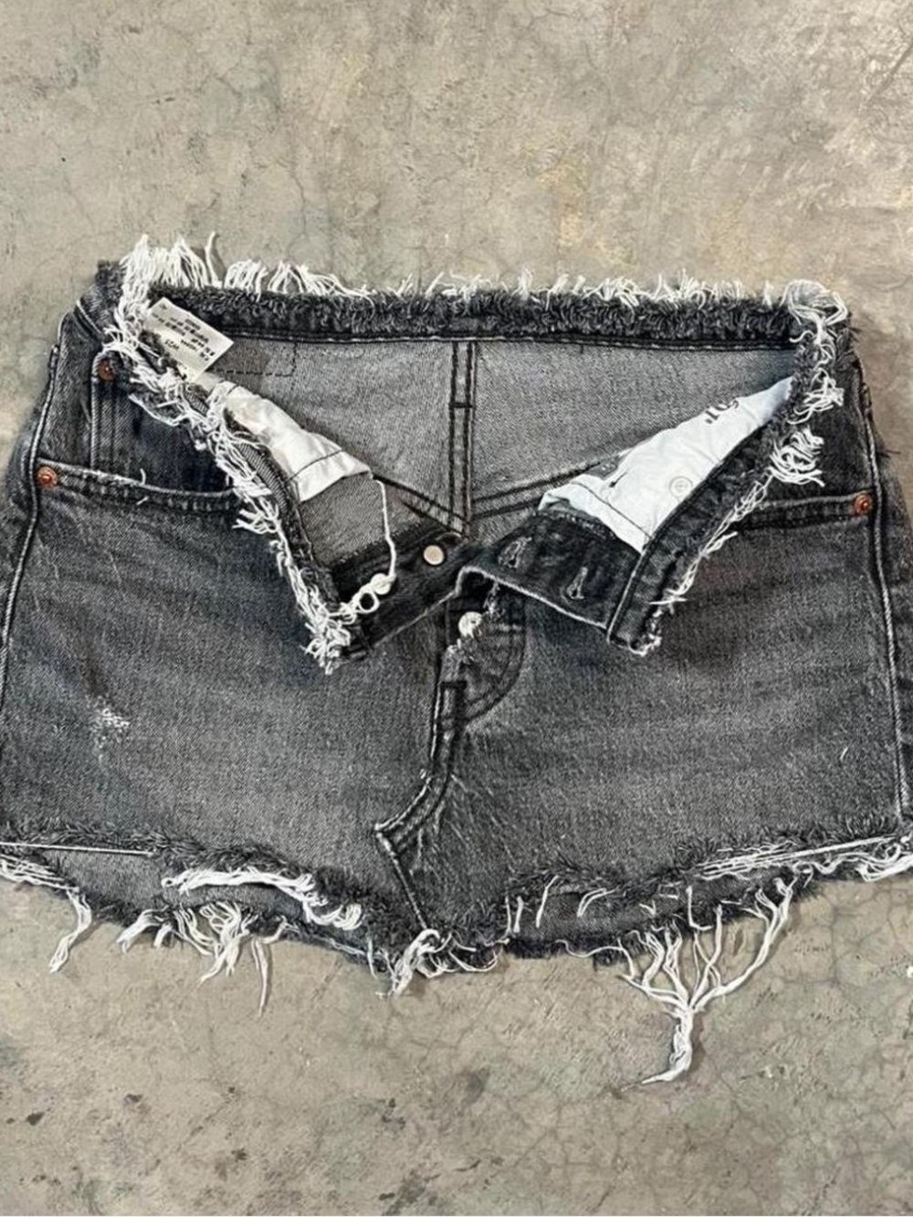 vintage levi’s distressed mini skirt